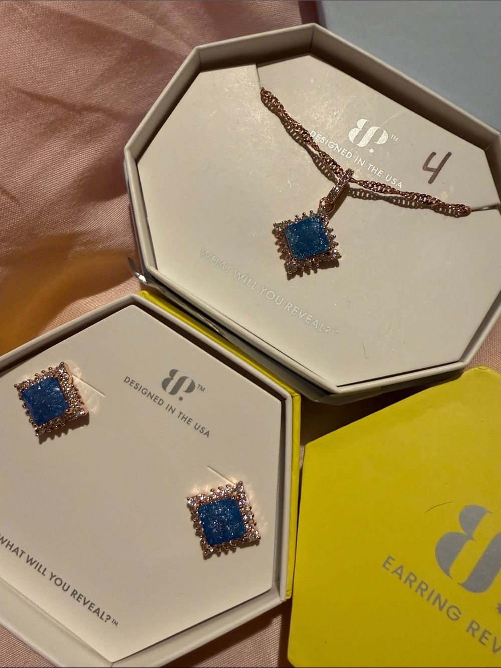 Matching set earrings & necklace